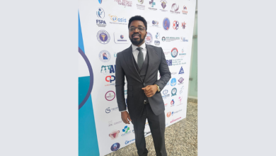 Oluwatosin Tolulope Ajidahun esclarece os mitos e verdades sobre SOP e sua influência no ciclo menstrual.