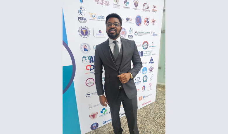 Oluwatosin Tolulope Ajidahun esclarece os mitos e verdades sobre SOP e sua influência no ciclo menstrual.