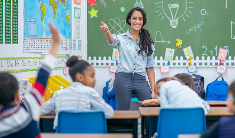 Teciomar Ábila analisa como a Maistech impulsiona o futuro da educação ao unir políticas educacionais e inovação tecnológica.