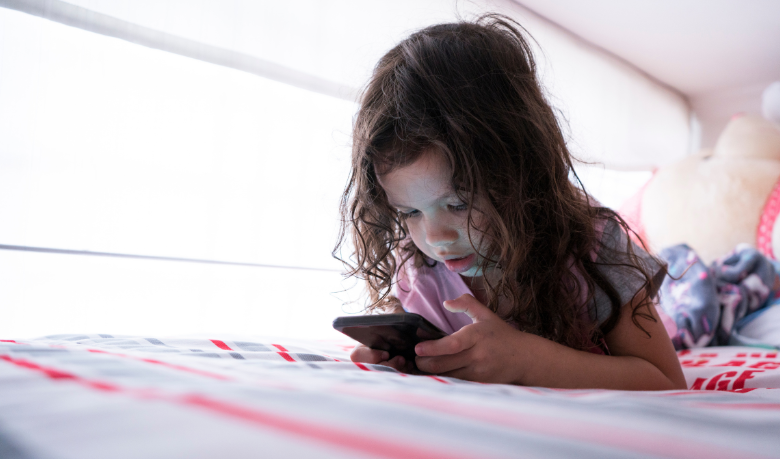 Adultização infantil no ambiente digital: Senado avança na proteção de crianças e impõe novos limites às plataformas