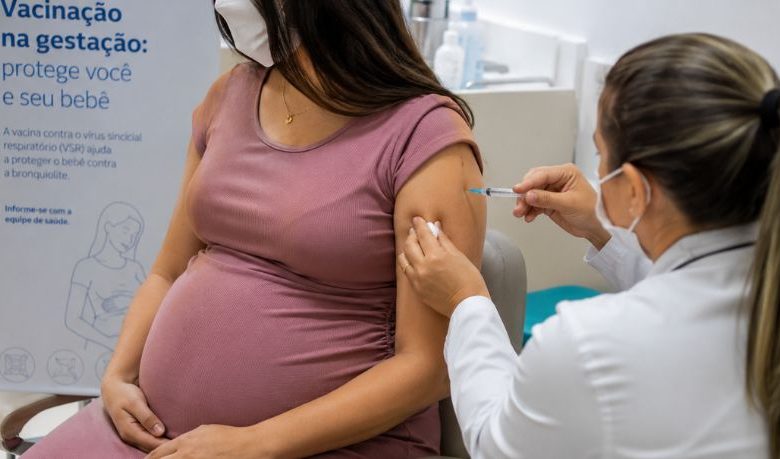 Vacinação em gestantes contra vírus da bronquiolite avança no Brasil e reforça proteção neonatal