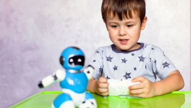 Brinquedos com inteligência artificial preocupam especialistas e pais no Brasil