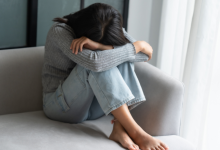 Caderneta da gestante ganha versão digital e passa a orientar sobre saúde mental e violência obstétrica